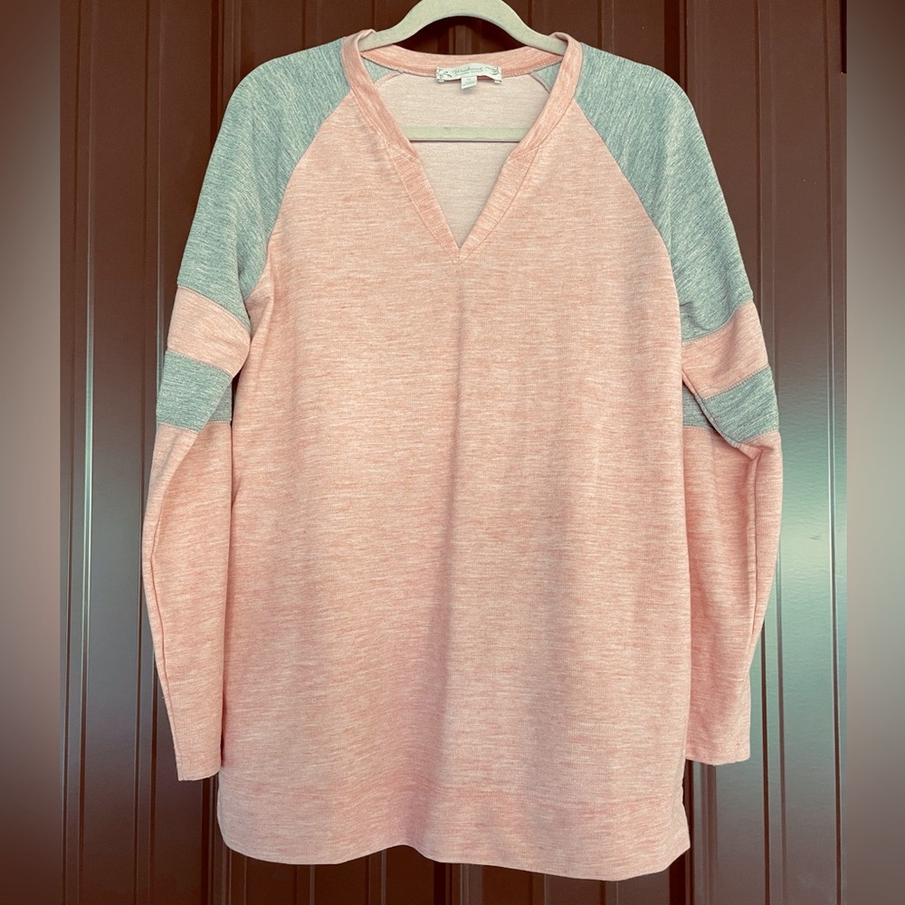 Suzanne Betro Weekend Womens Pullover Sweatshirt Gray/Coral Color Block